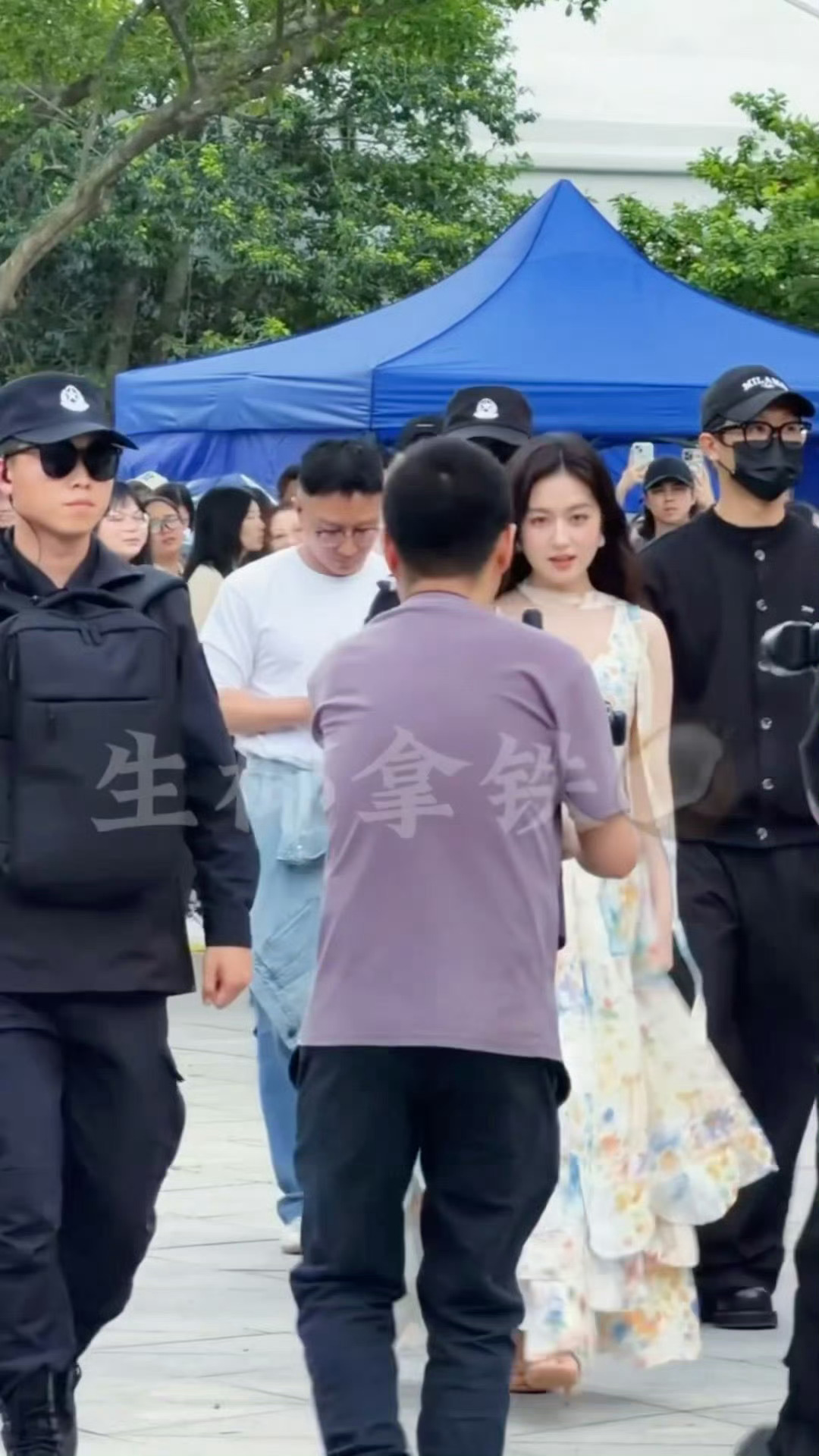 原相机下的李兰迪这个兰迪的美貌还是那么突出！完全花仙子来的...怎么可以这么有氧