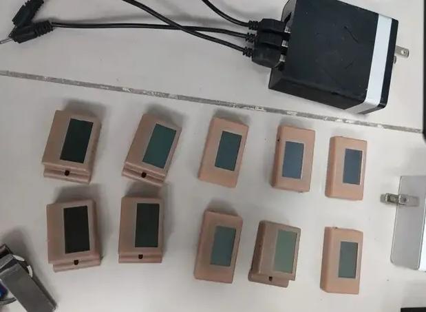 发现这个现象的网友真牛：一人岗就一个80分以上，两人岗就俩80分以上，试问，寒门