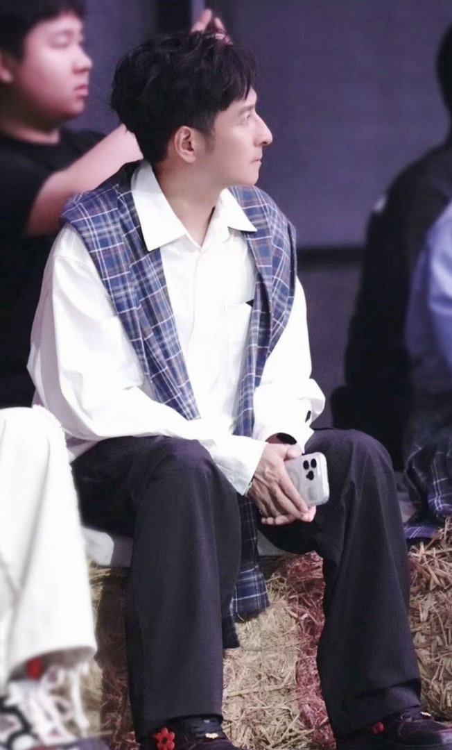 李维嘉这期在大侦探是本色出演 维嘉这期在《大侦探》真的赢麻了！本色出演的洁癖抗辩