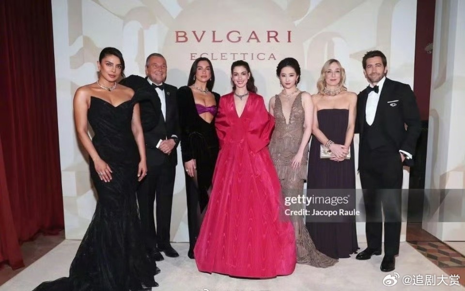 宝格丽活动C位争议 网友热议宝格丽活动C位，有人站了好几次，到底谁是C位？