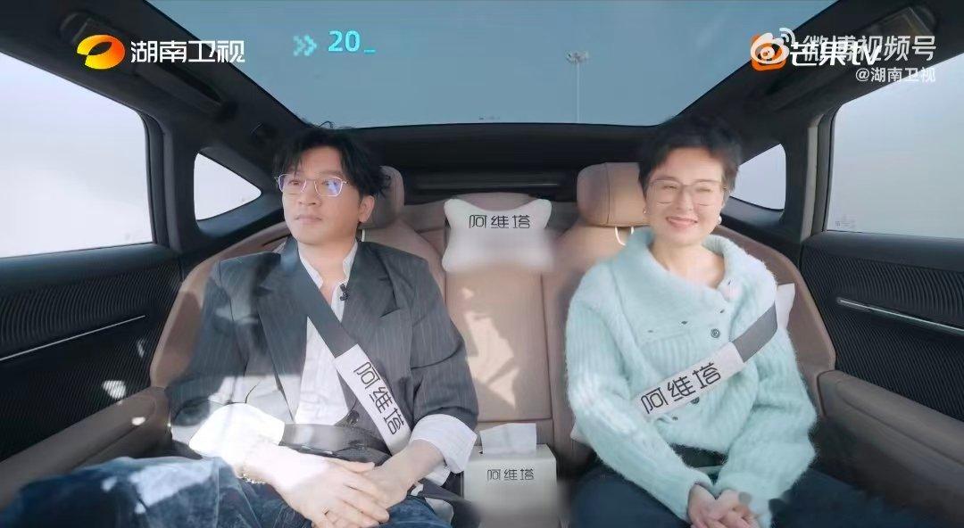 苏有朋重返唱跳舞台练瘦16斤湖南卫视背后 从年少偶像到如今的成熟艺人，依然在和自