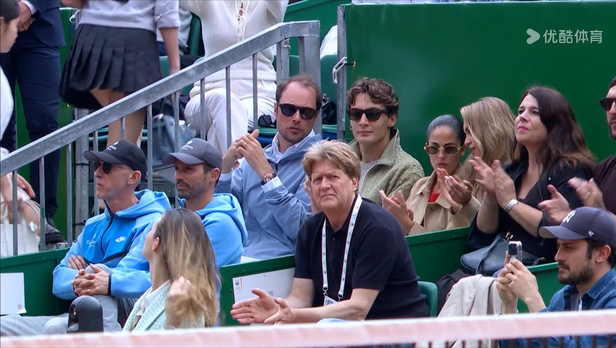 拉塞尔来看蒙卡大师赛，坐在辛纳球员包厢里f1梅赛德斯AMGF1车队蒙特卡洛大师赛