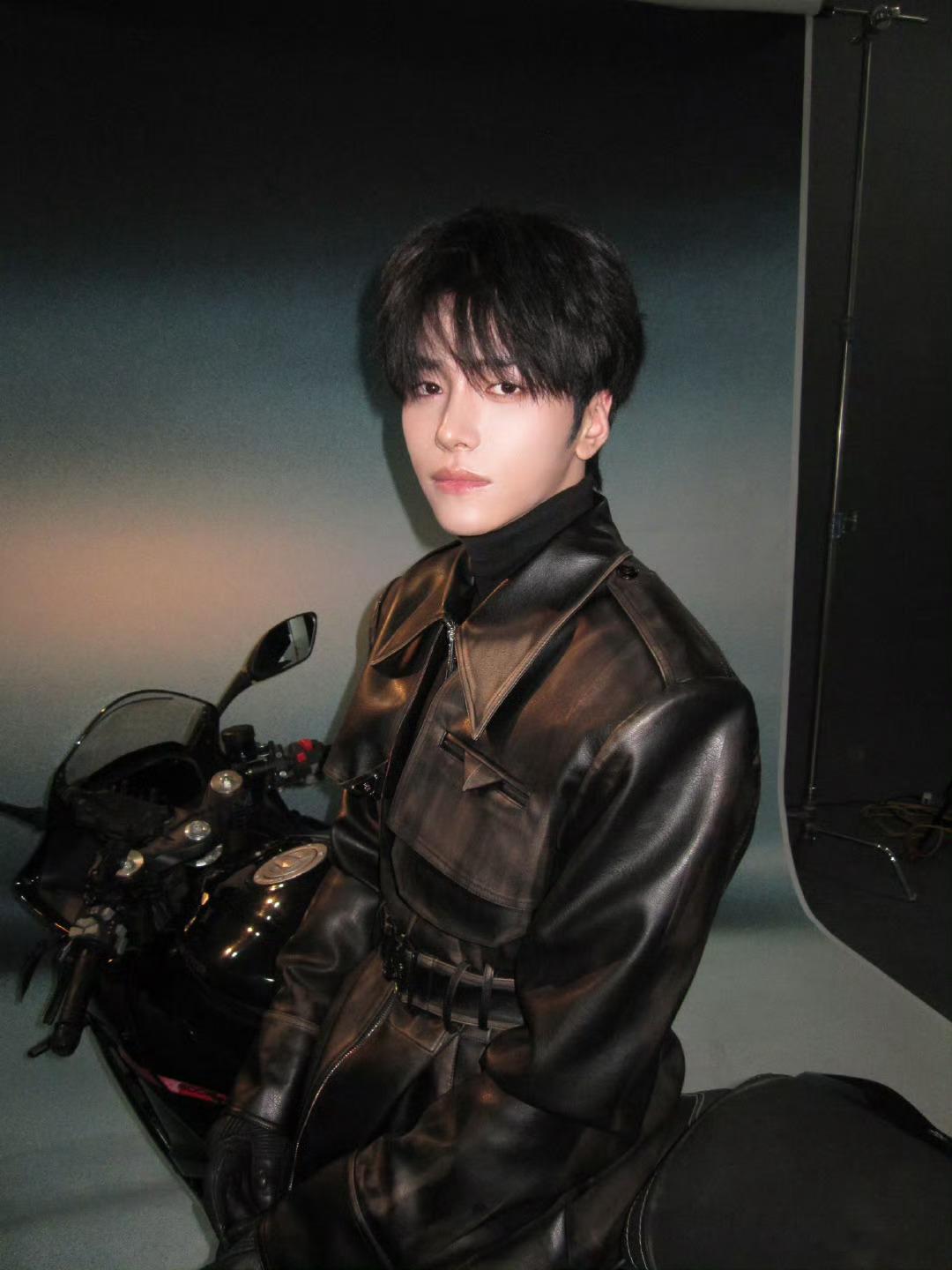 邵子恒这就是你想要的曝光吗 想要曝光？那邵子恒来超燃青春的合唱 算是来对了非常直