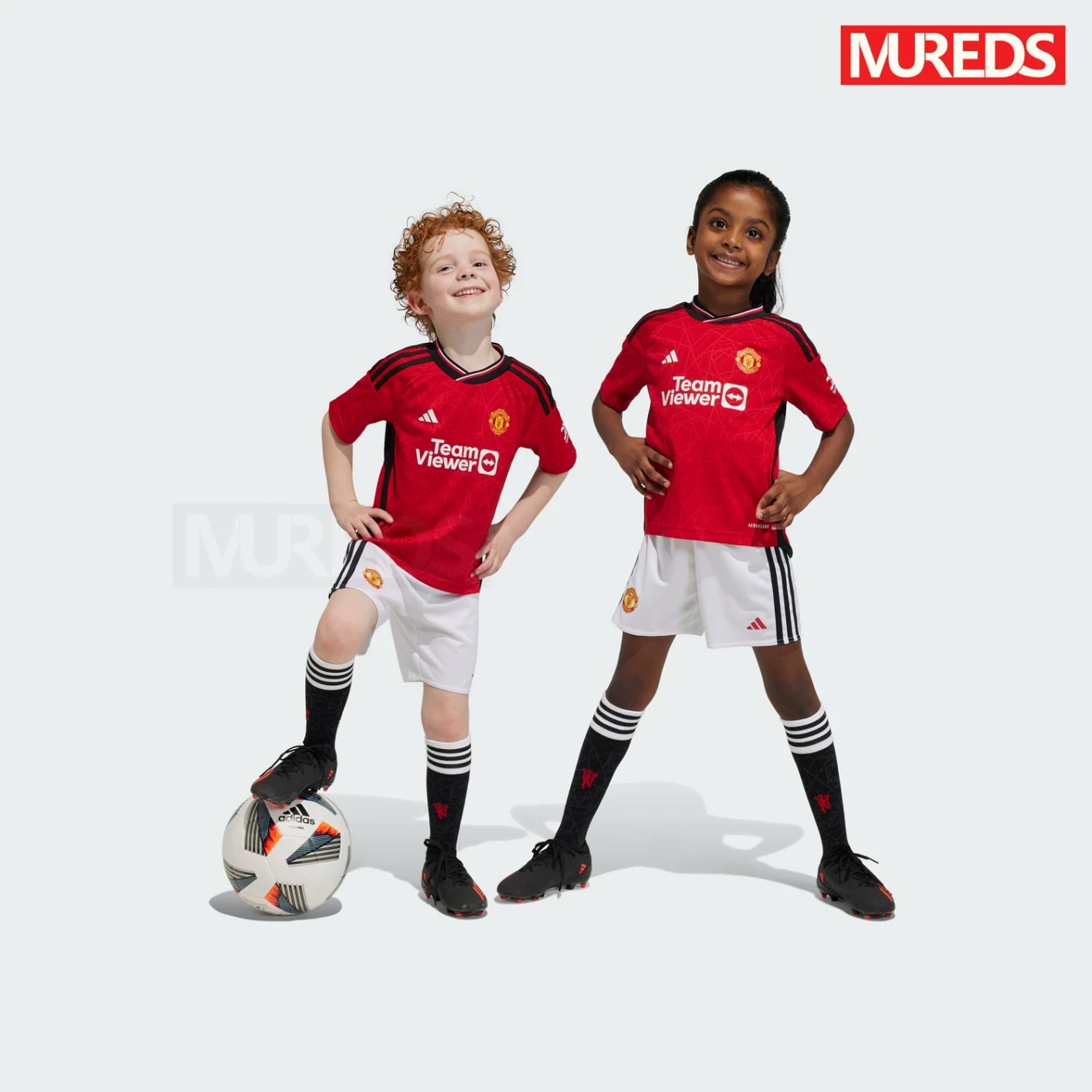 为红魔而生曼联官方正品阿迪达斯幼童主场球衣套装，正品保障，点击链接打开手淘即可入