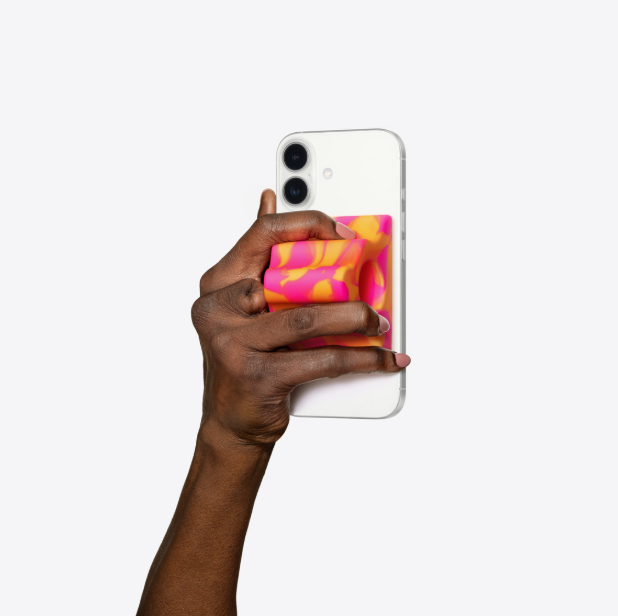 iPhone绝版配件回归 这个握把兼支架就是为了无障碍使用设计的苹果人文关怀这一