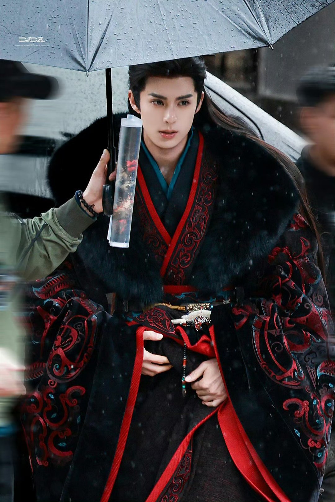 王鹤棣《将门独后》首套造型路透风华绝代谢景行来了！！！ 