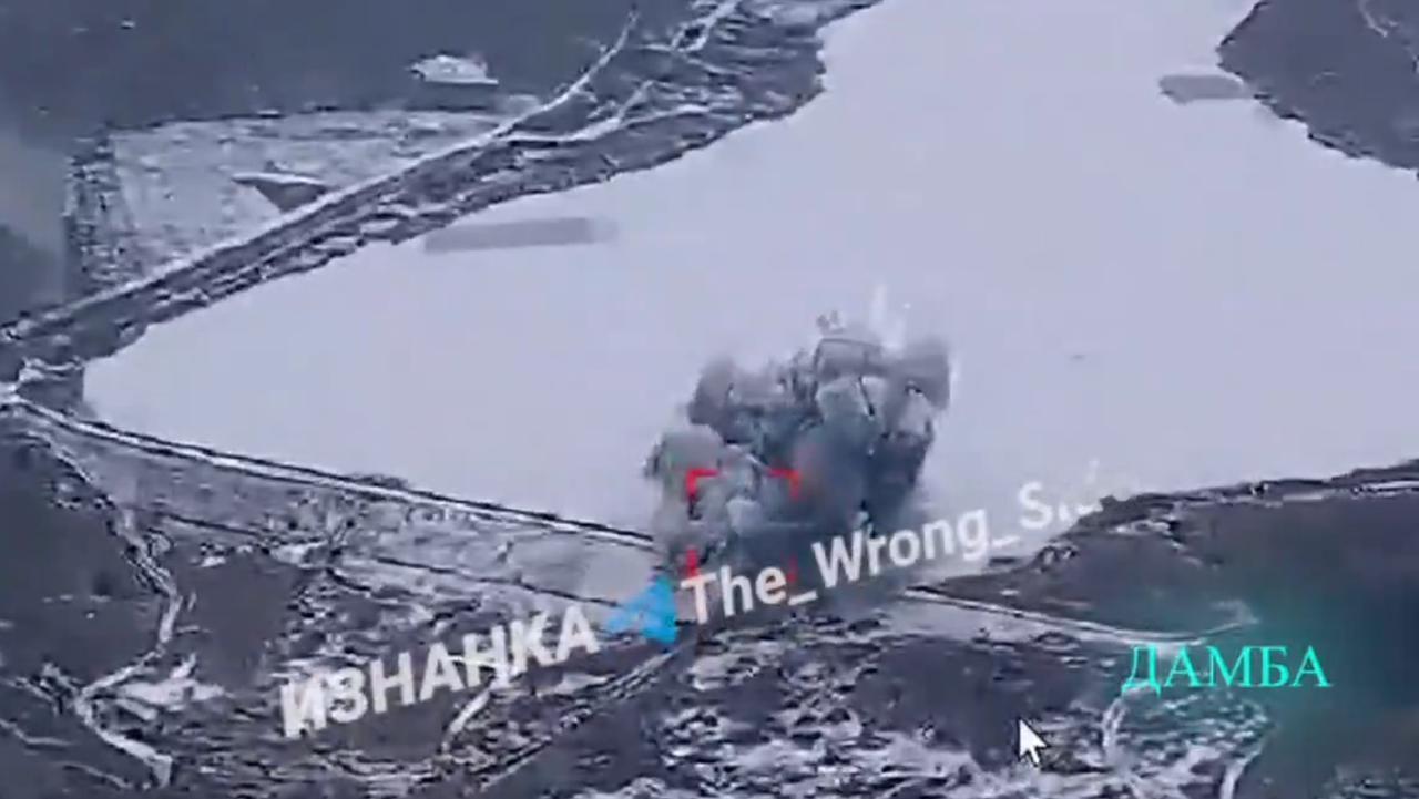 俄军使用FAB-3000轰炸机对康斯坦丁诺夫卡方向的一座水坝发动了袭击。乌克兰方