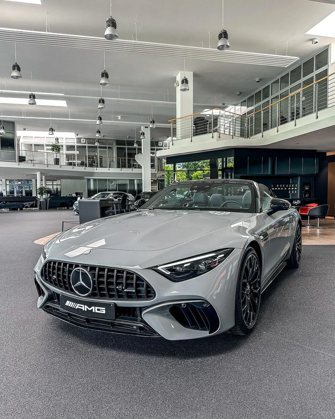 梅赛德斯-AMG SL63 4MATIC+
