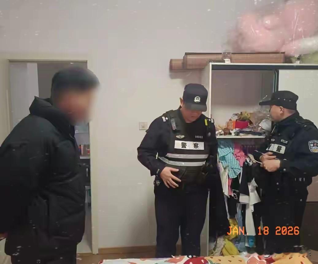 “我没偷！她就是冤枉我！”浙江嘉兴海宁的江某某气冲冲地拨通报警电话，声称女友黄女