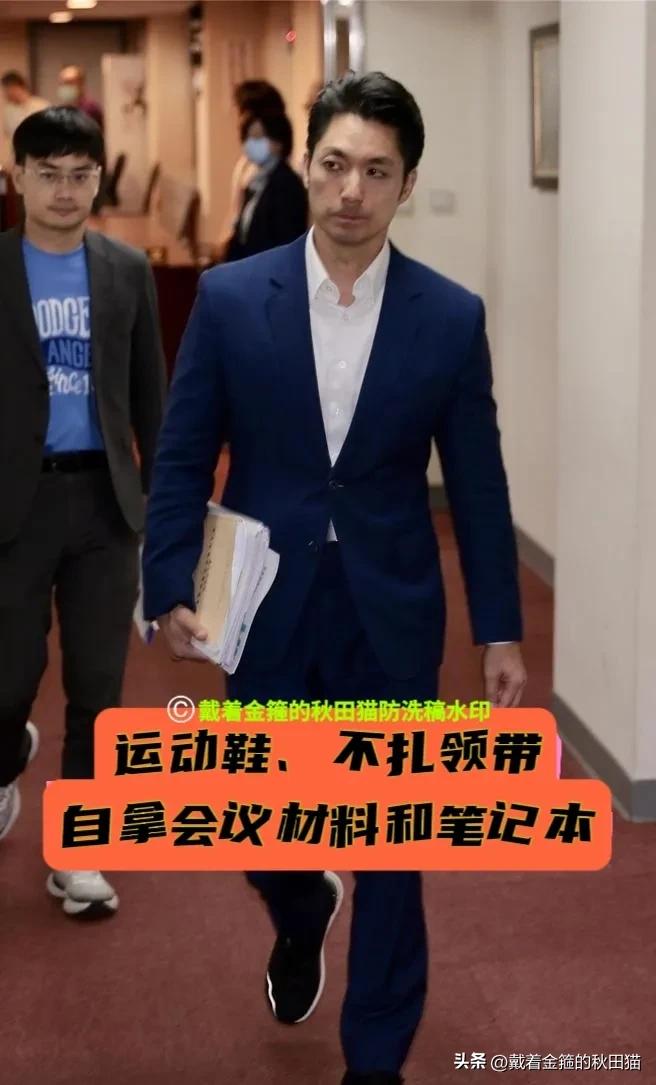 据说这是国内最受欢迎的男市长，没有之一。单单这一张照片，就能看到他身上很多的与众