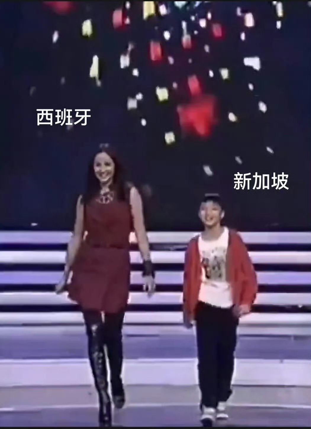 王俊凯瞿颖同框王俊凯瞿颖中餐厅同框中餐厅最新路透，飞行嘉宾是瞿颖啊！那这节目得非