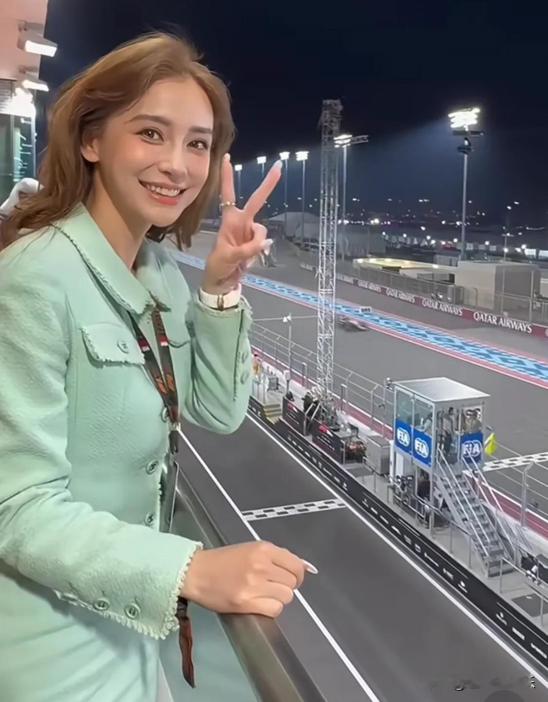 上一段彻底放下了！
baby遇到了新的幸福🥰！
风水轮流转也转到她这了！
头发