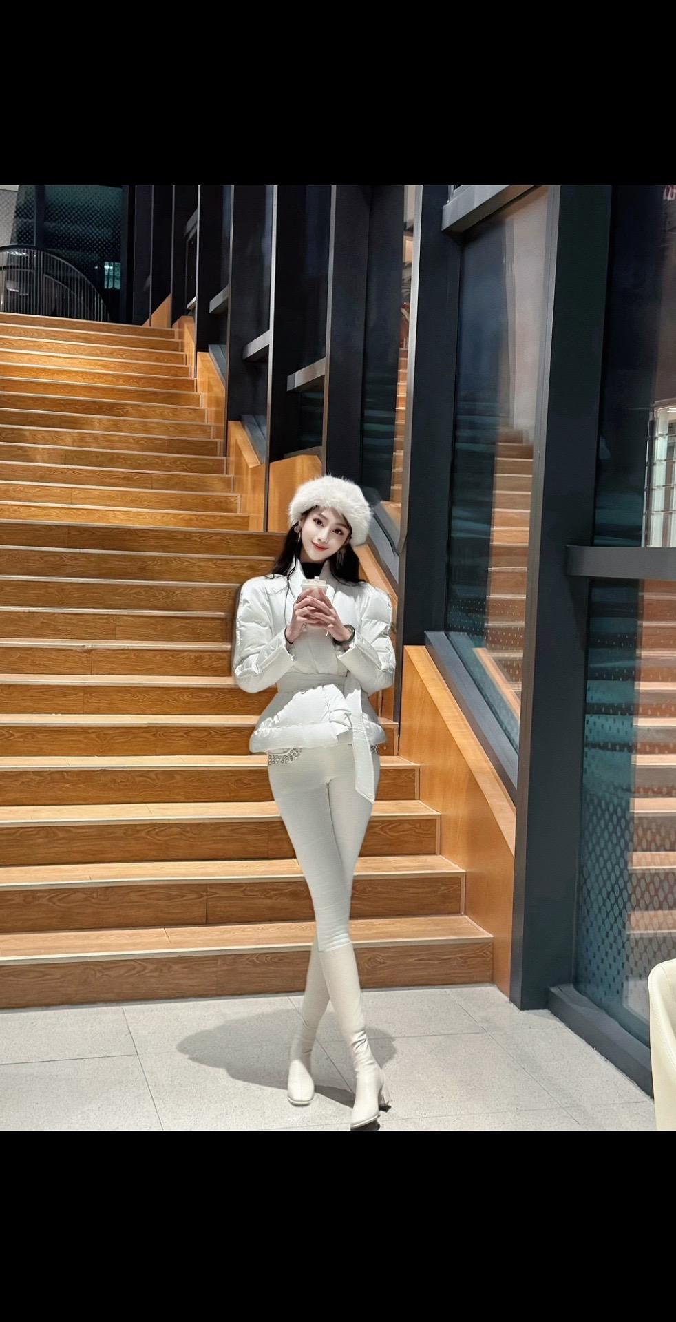 那月亮不是我的月亮，但有一刻，月光确实照在了我身上。