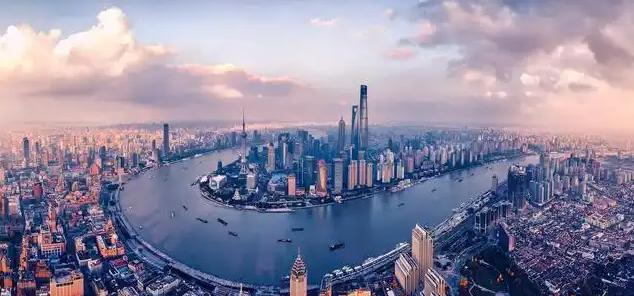 前段时间专注三农问题的温铁军教授的一番话惊醒了很多人，他说：“美国不敢在亚洲与中