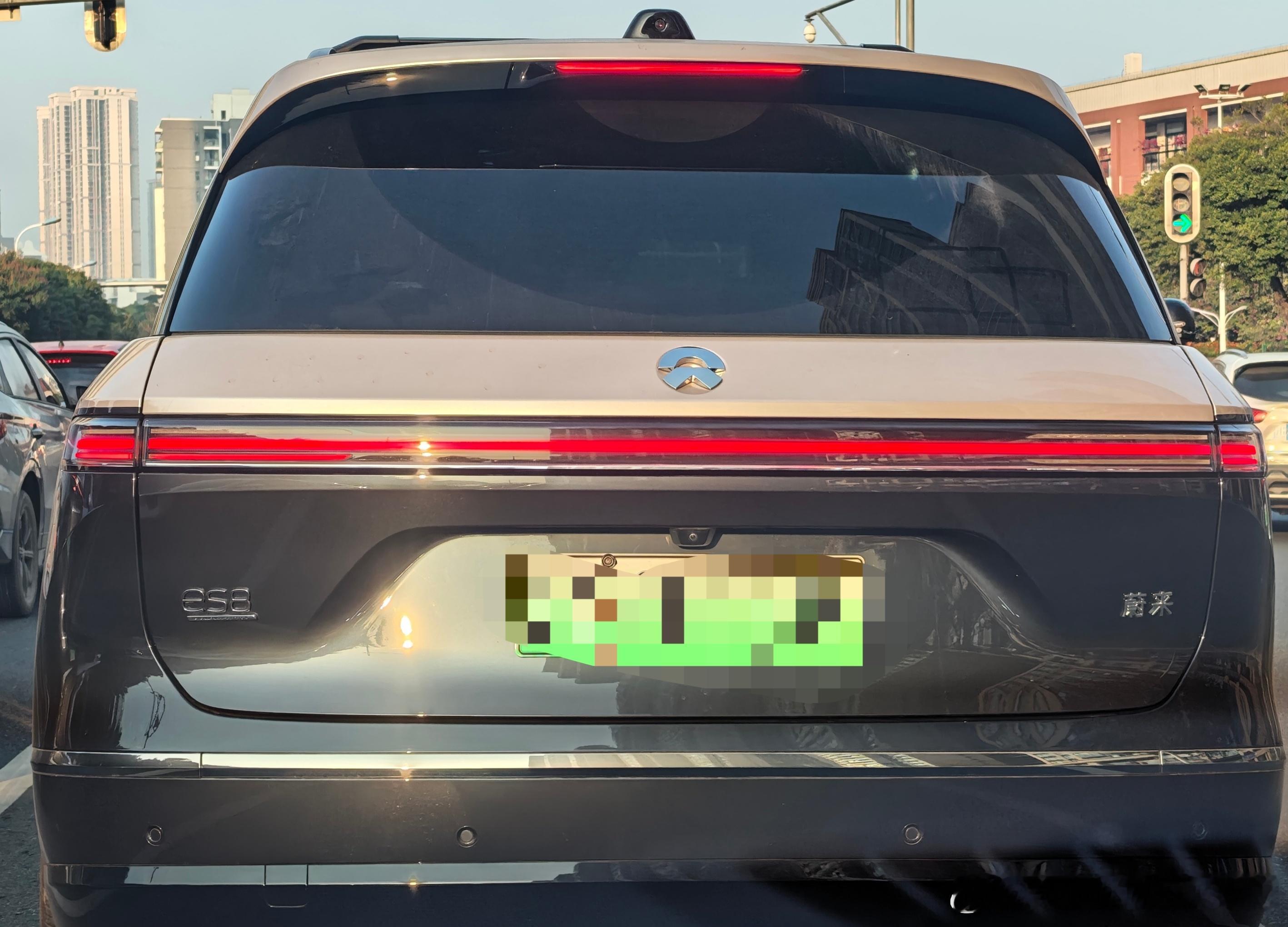 这个配色到底是…嗯？挺受欢迎的。 