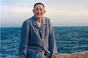 我读到这段儿的时候琢磨了很久。那个年代过来的人都懂，榆钱哪是什么稀罕物，搁往年，