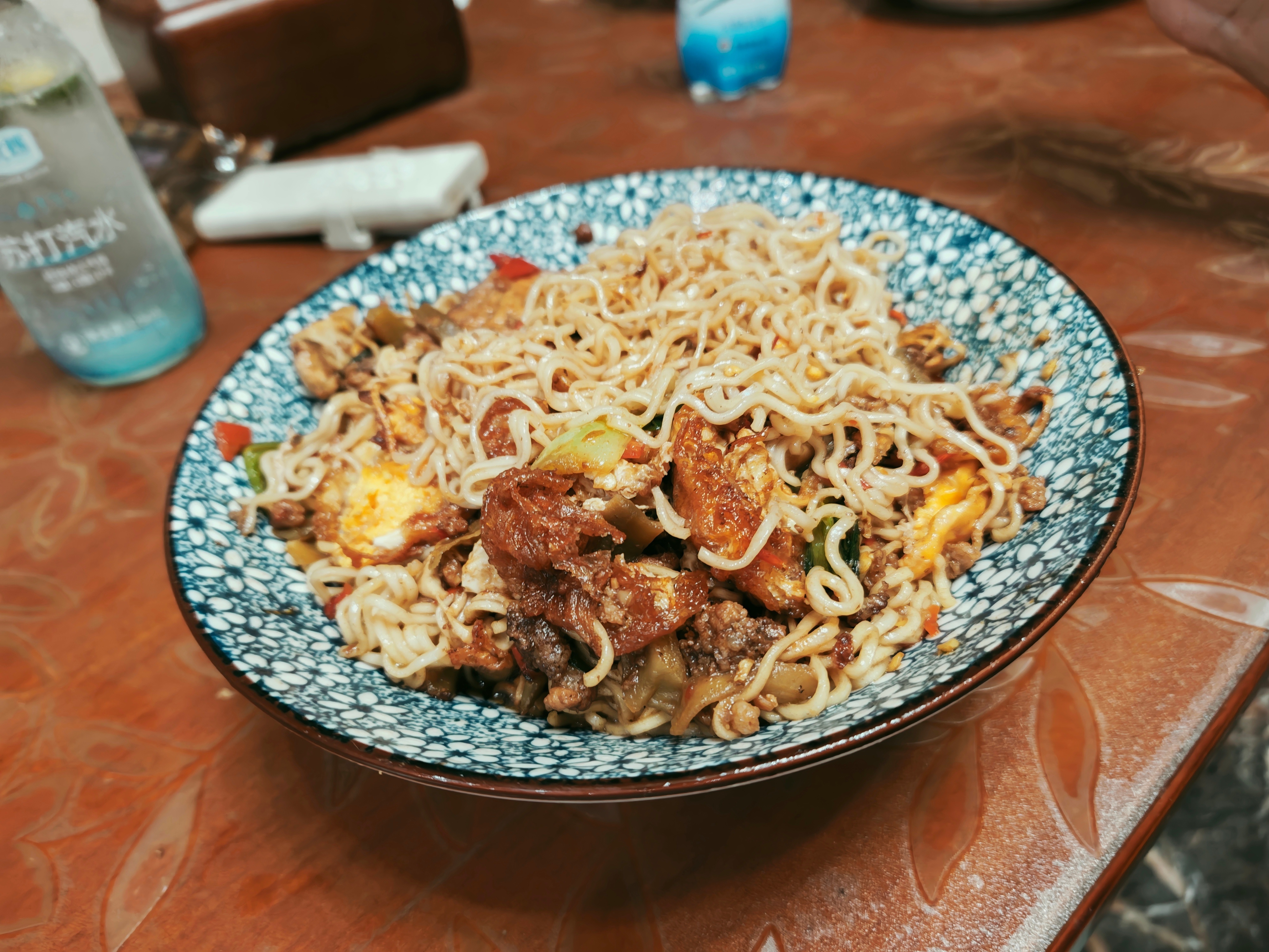 晚餐普普通通炒面，加蛋加肉[doge] ​​​