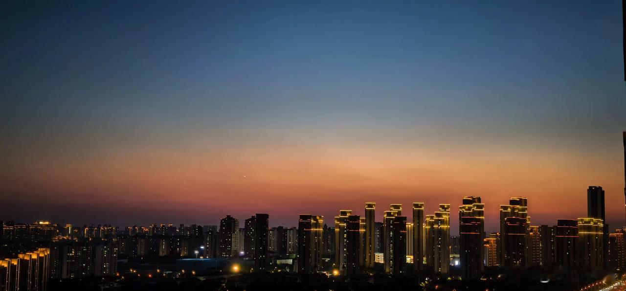 分享一张你相册里的天空风景照