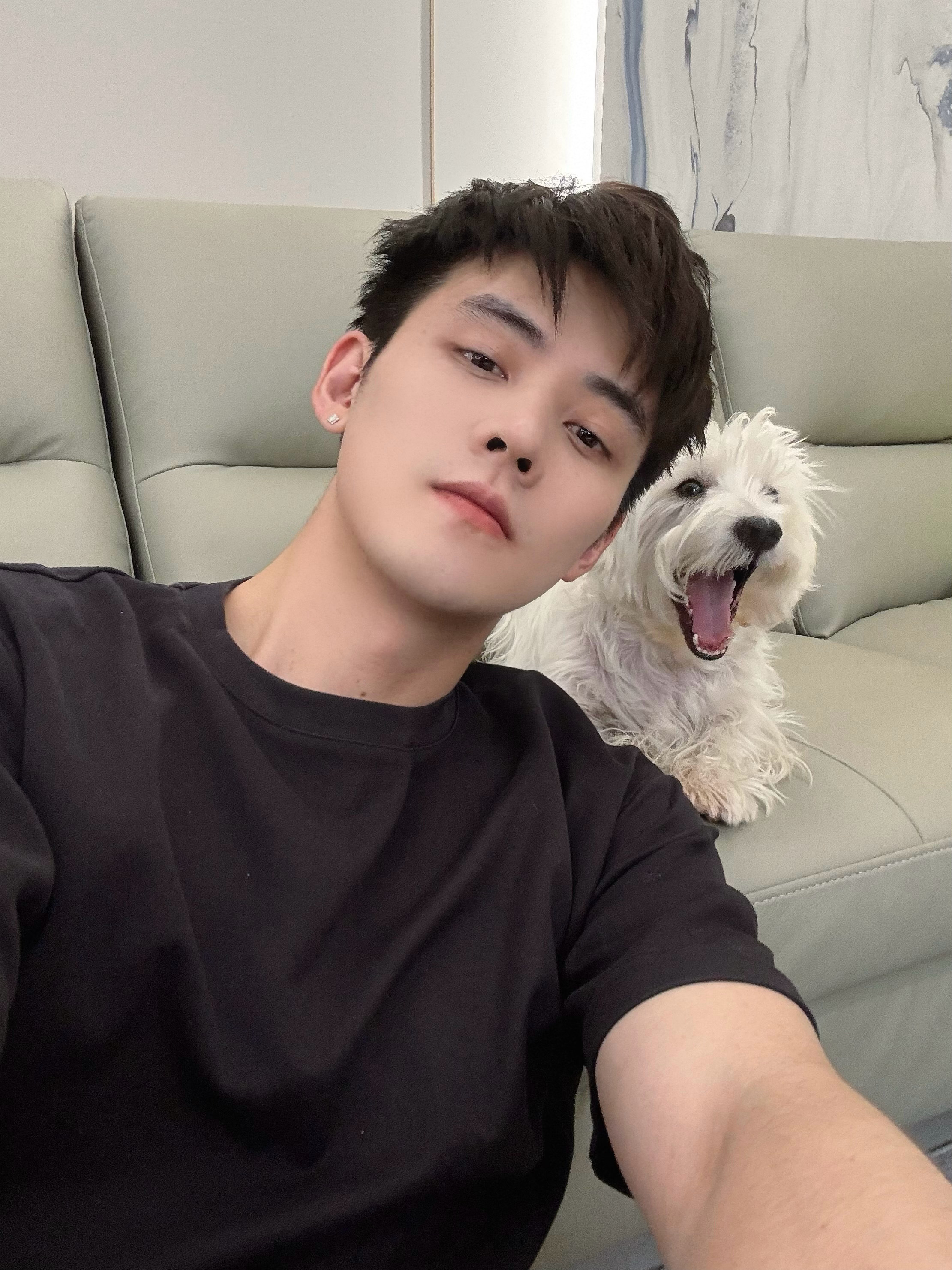 任豪 🐶 可可爱爱 📷 ​​​