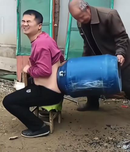 浑身腰酸背痛浑身不得劲，跟岳父吐槽难受，岳父拍胸脯说自有祖传妙计给我疏通筋骨。 