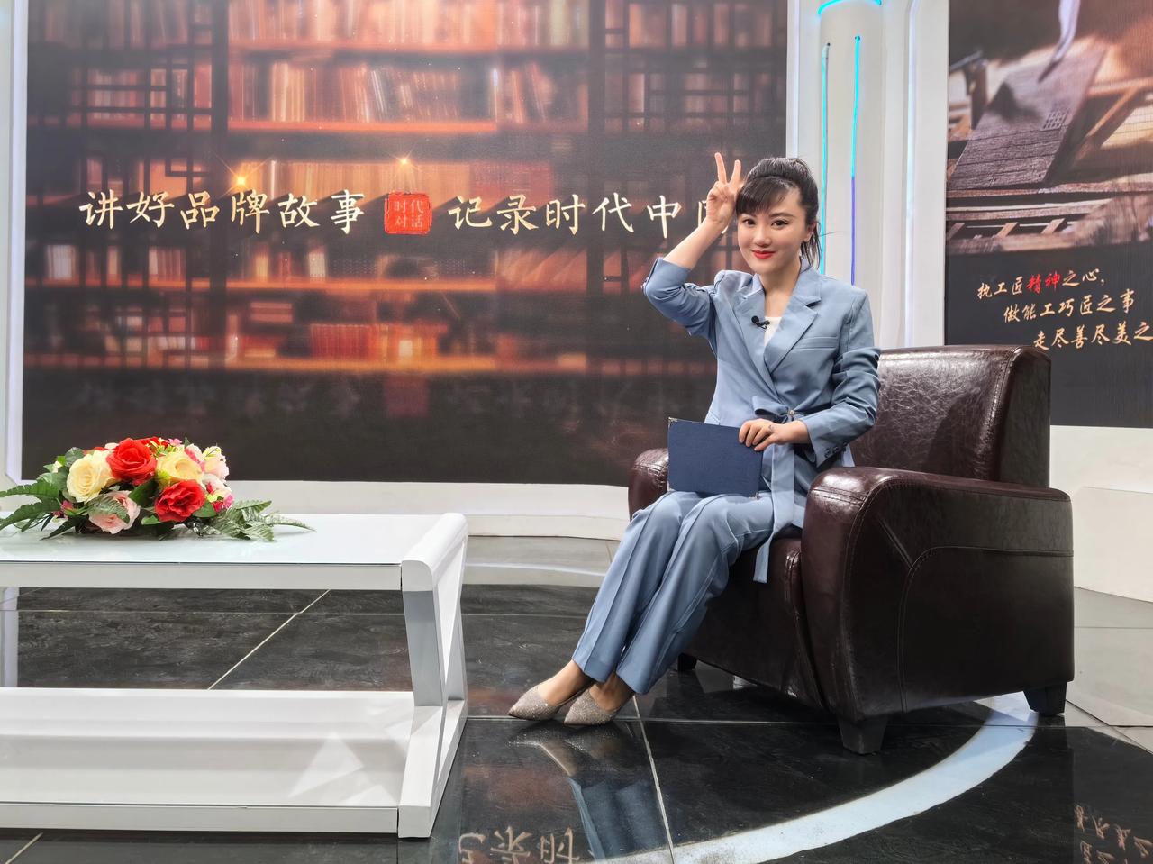 访谈了一整天，年前所有的工作已经结束。飞深圳和家人团聚，度假啦！[得意][得意]