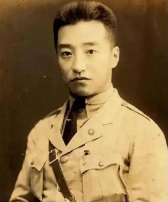 26岁继承巨额家产，他没给自己留后路！办免费大学、组抗日义勇军，日本人抓到东京后