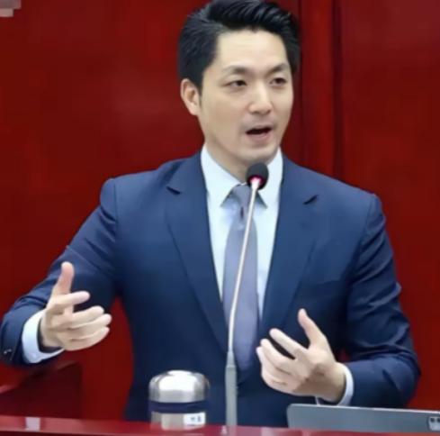 民进党还是没阻拦住！蒋万安这次终于硬气了一回：11月5日外媒爆料，蒋万安当众宣布