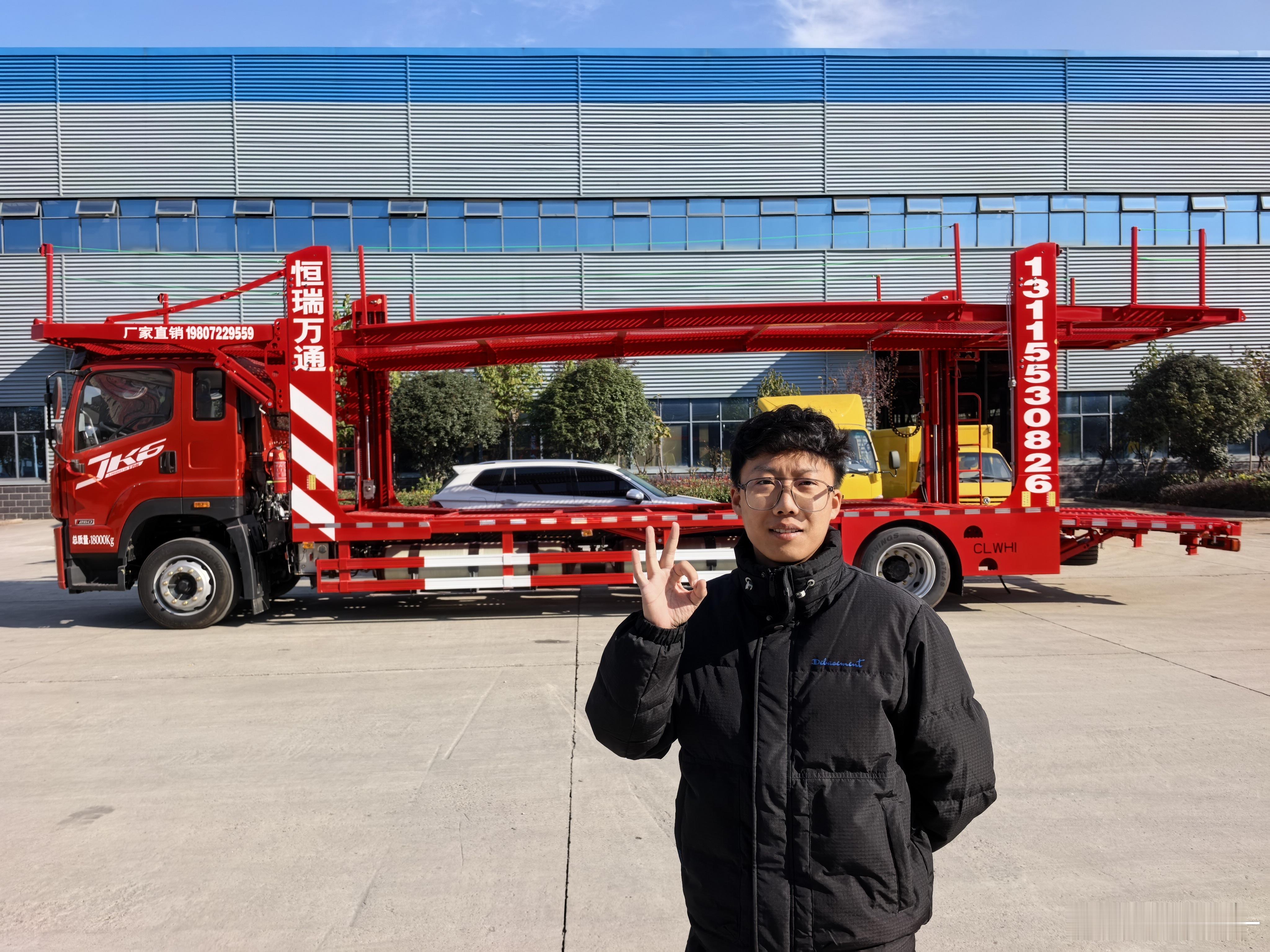 恭喜小关同学喜提爱车最近新疆业务多，月中增加了10台中置轴乌鲁木齐-霍尔果斯 往