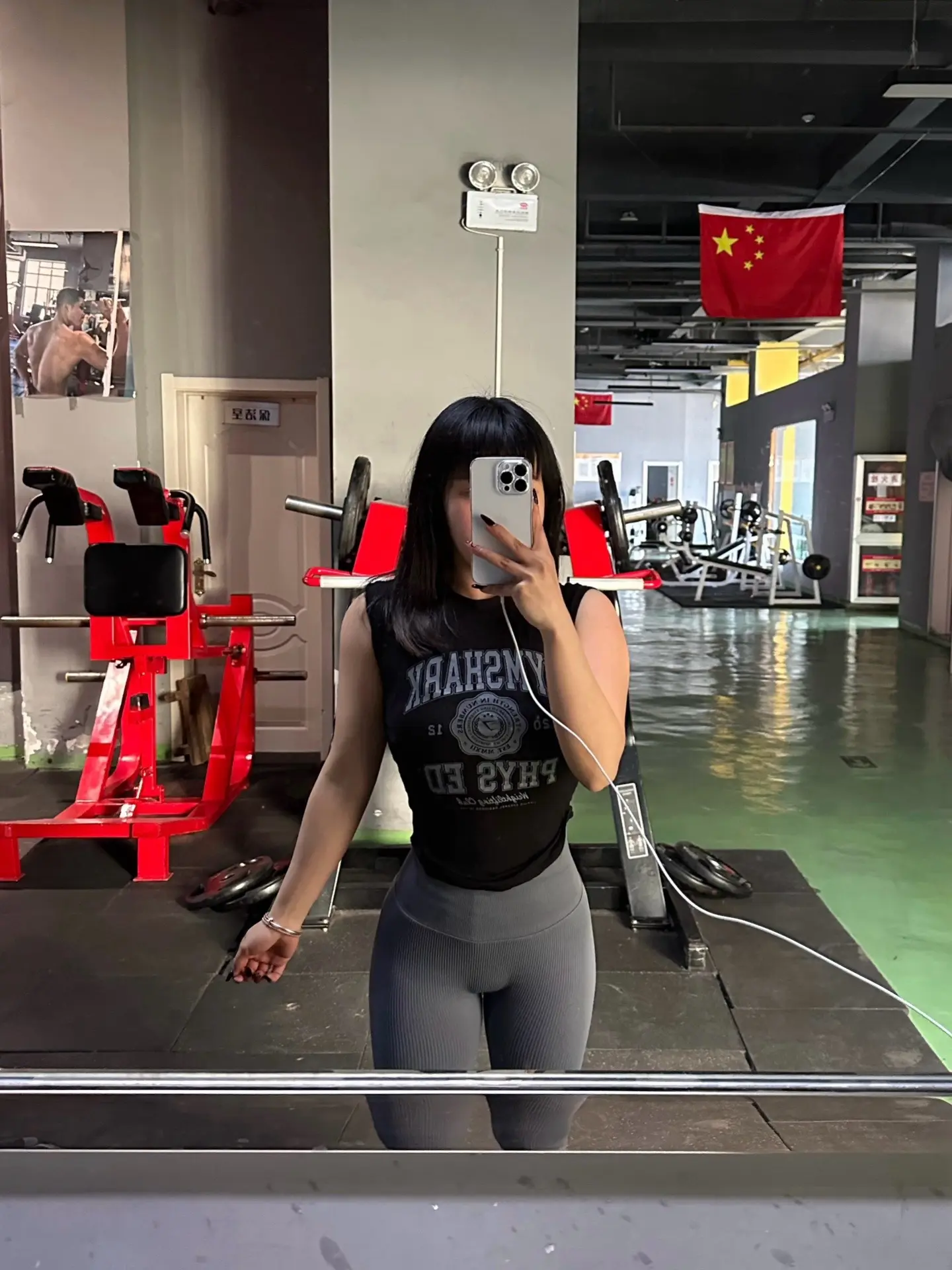 留不住的东西 用脚踹远一点
