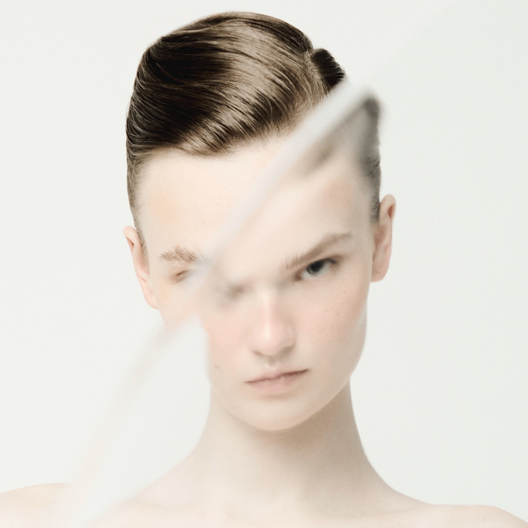 Vogue Czechoslovakia August 2026摄影：Jonat