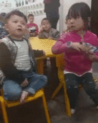 不知道二十年后他还能不能记得
那个人生巅峰的时刻