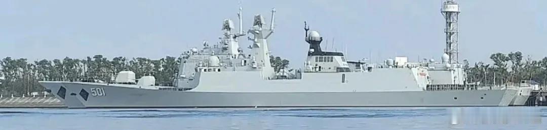 近十多年来，每年都有几十艘各种型号的军舰服役，用下饺子来形容一点不过。[赞][赞