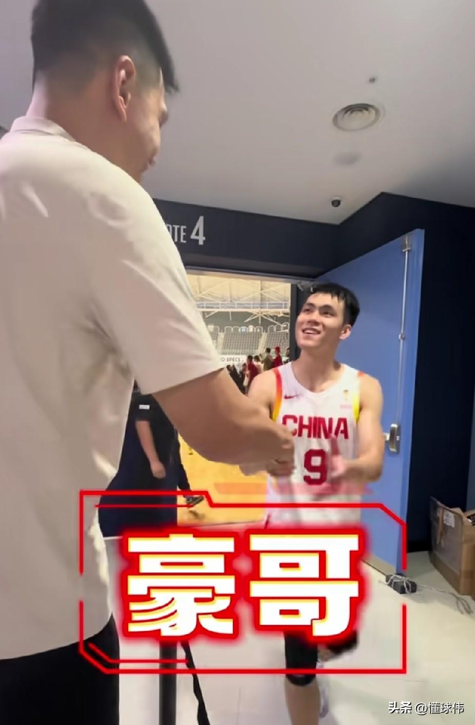 老六非常有礼貌！许钟豪谈庞峥麟：

“看到庞峥麟打出好的表现，真的为他感到高兴，