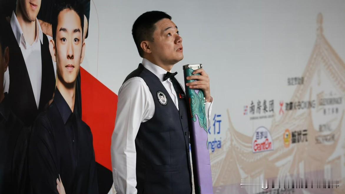 丁俊晖：“我已经达不到以前你们看到的那种最佳状态。”

在上海大师赛输给赵心童后