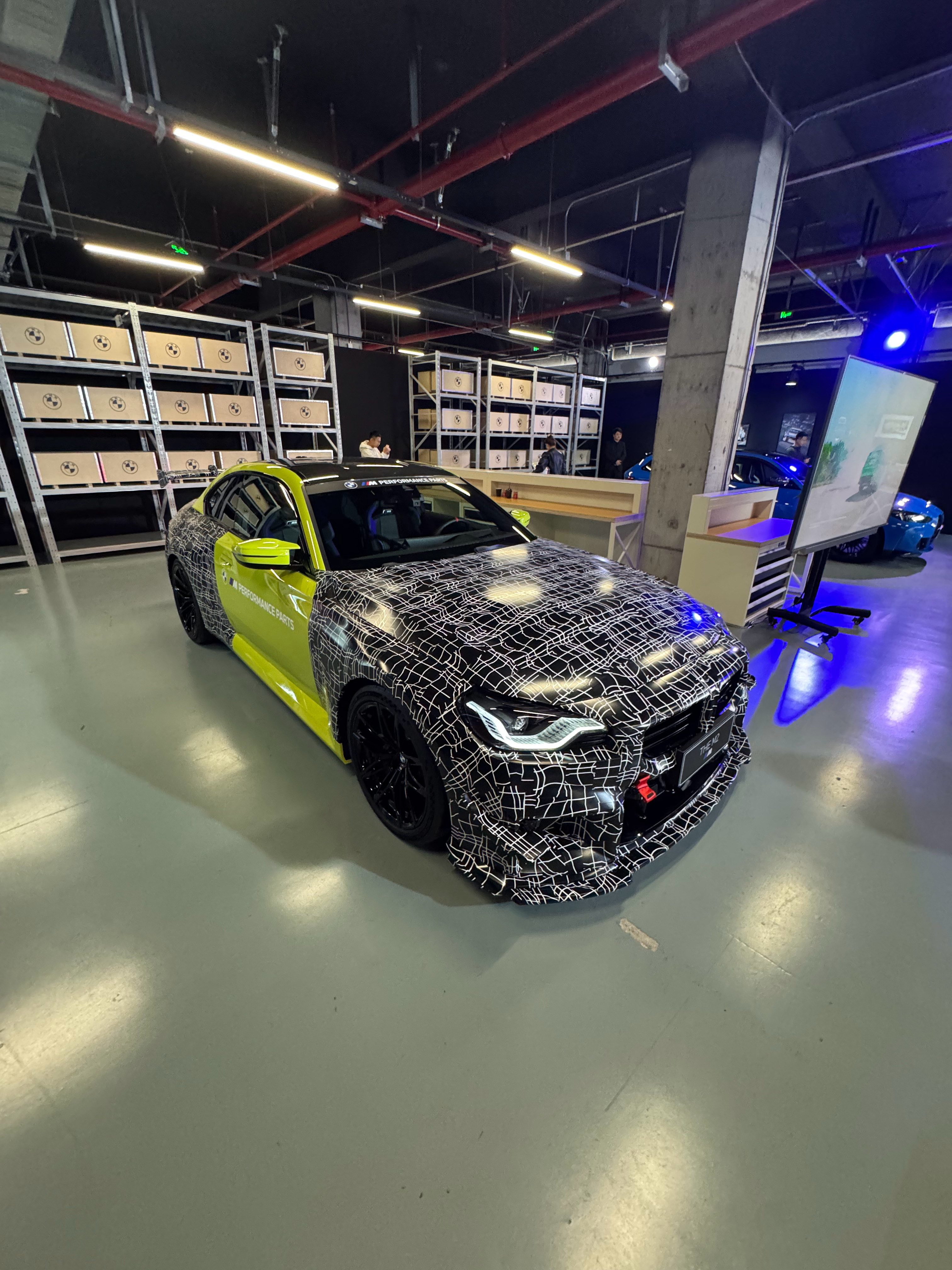 这伪装贴纸竟然是一小块一小块拼接 这你受的了吗[点赞] 汽场全开 ​​​