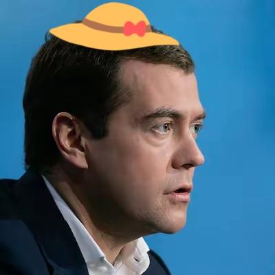 俄罗斯前总统梅德韦杰夫今天（1月5日）发文说：“美国总统特朗普团队在谋求本国利益