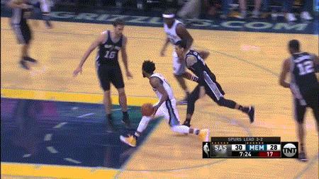 康利一个回马枪过人过掉加索尔。脚踝终结者训练营