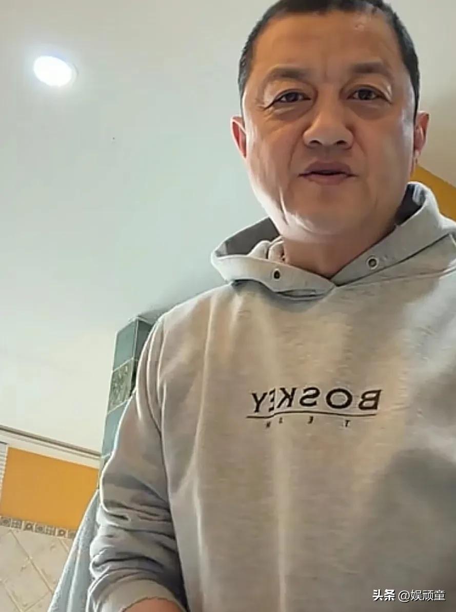 李亚鹏公布嫣然天使儿童医院两名顶级的医疗专家，只看“介绍”，就放心了！
一位是朱