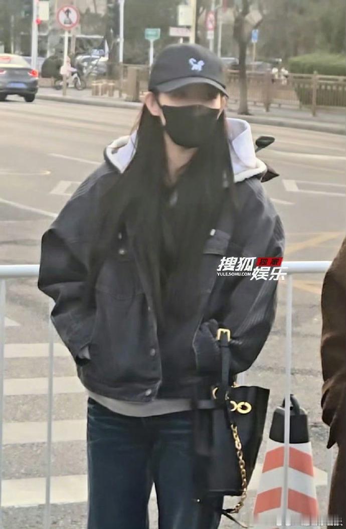 王玉雯马年央视春晚彩排路透王玉雯央视春晚惊喜！王玉雯马年央视春晚彩排路透，自带亮