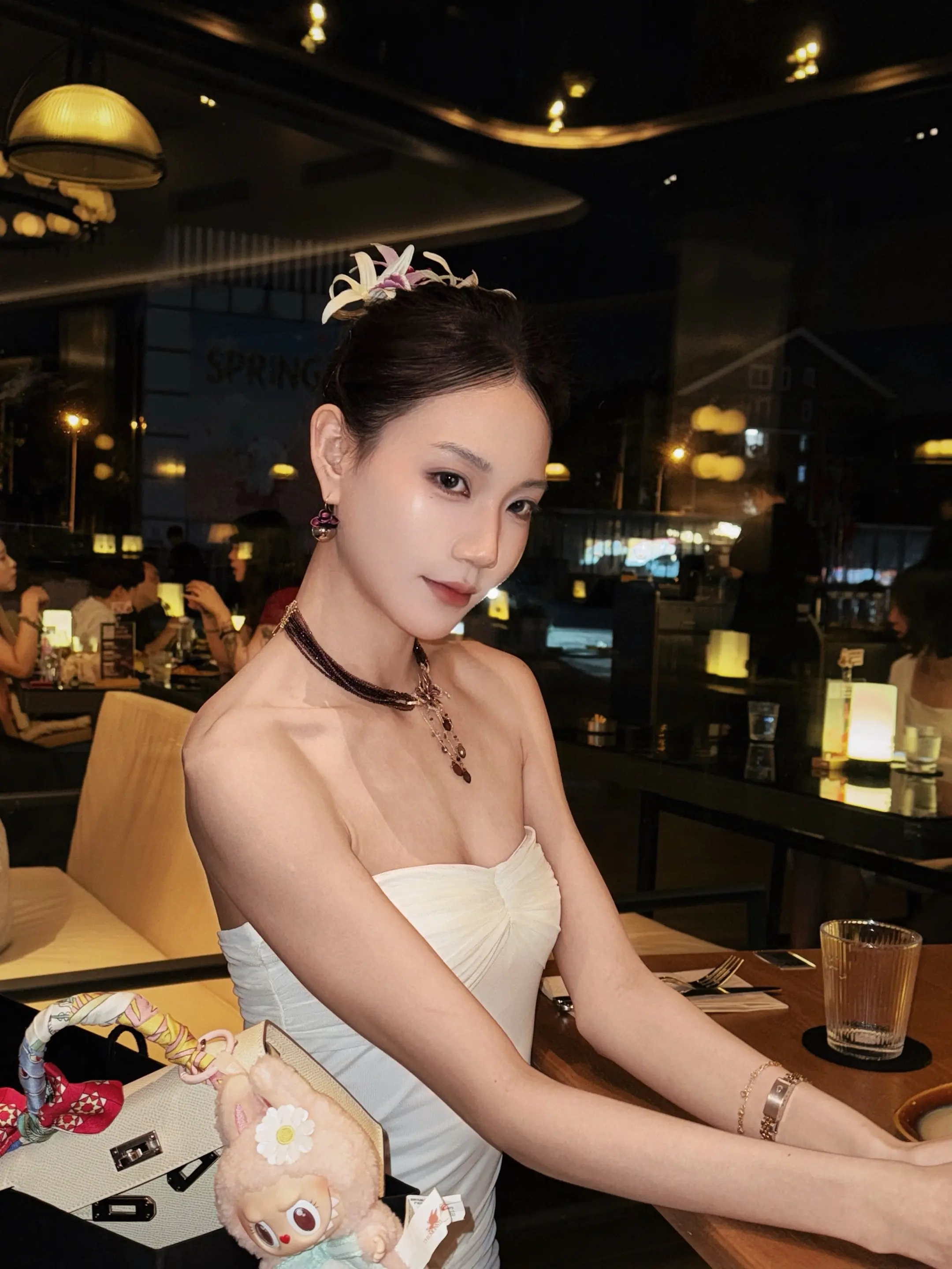 不做慈善 不捡破烂。