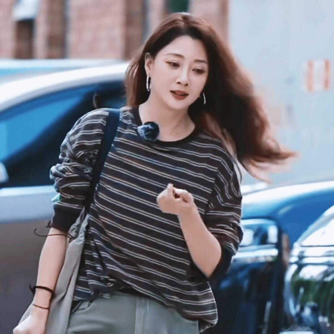 花少导演李超入驻微博花儿与少年 导演入驻微博第一件事就是发机场出发图，这波福利给