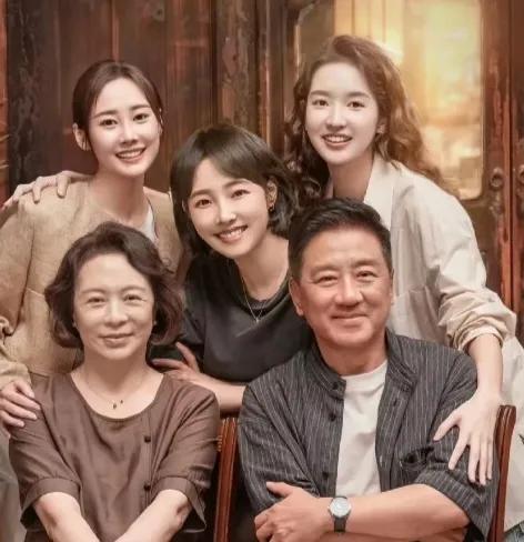 我的天哪！这一家子真厉害，一家人都是高颜值，实力派演员就是牛，看着真舒服，后面三