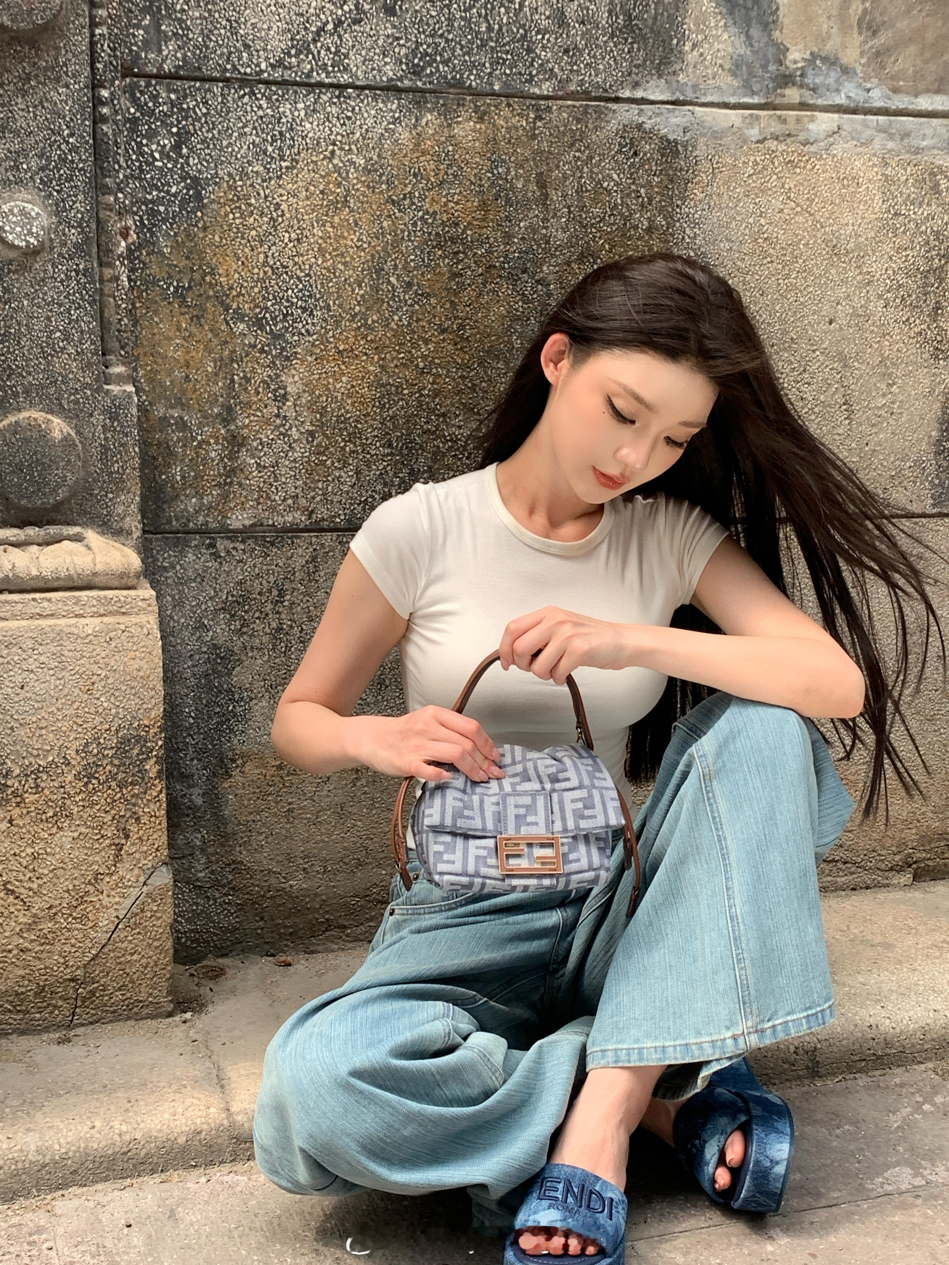 本来挺想你的 后来玩手机忘了 ​​​