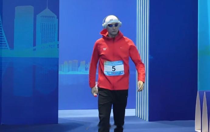 #孙杨400自夺冠# 🏆王者归来！孙杨复出首战3分49秒58，夺男子400米自