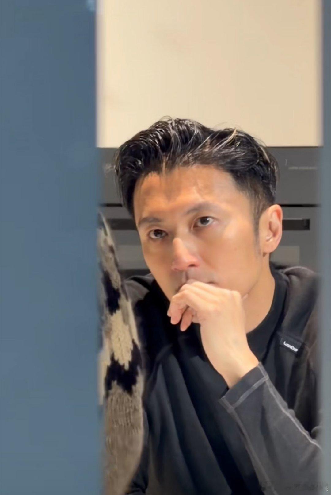 谢霆锋戏里是狠人戏外是锦鲤谢霆锋的骨相里藏着港圈黄金时代 《镖人》中拳拳到肉的硬