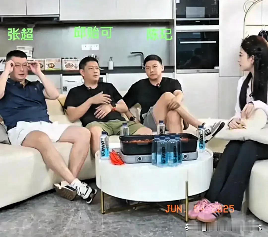 直播带货大军又添一人！
就是孙颖莎的主管教练邱贻可！
简单的看了一下，是卖小龙虾