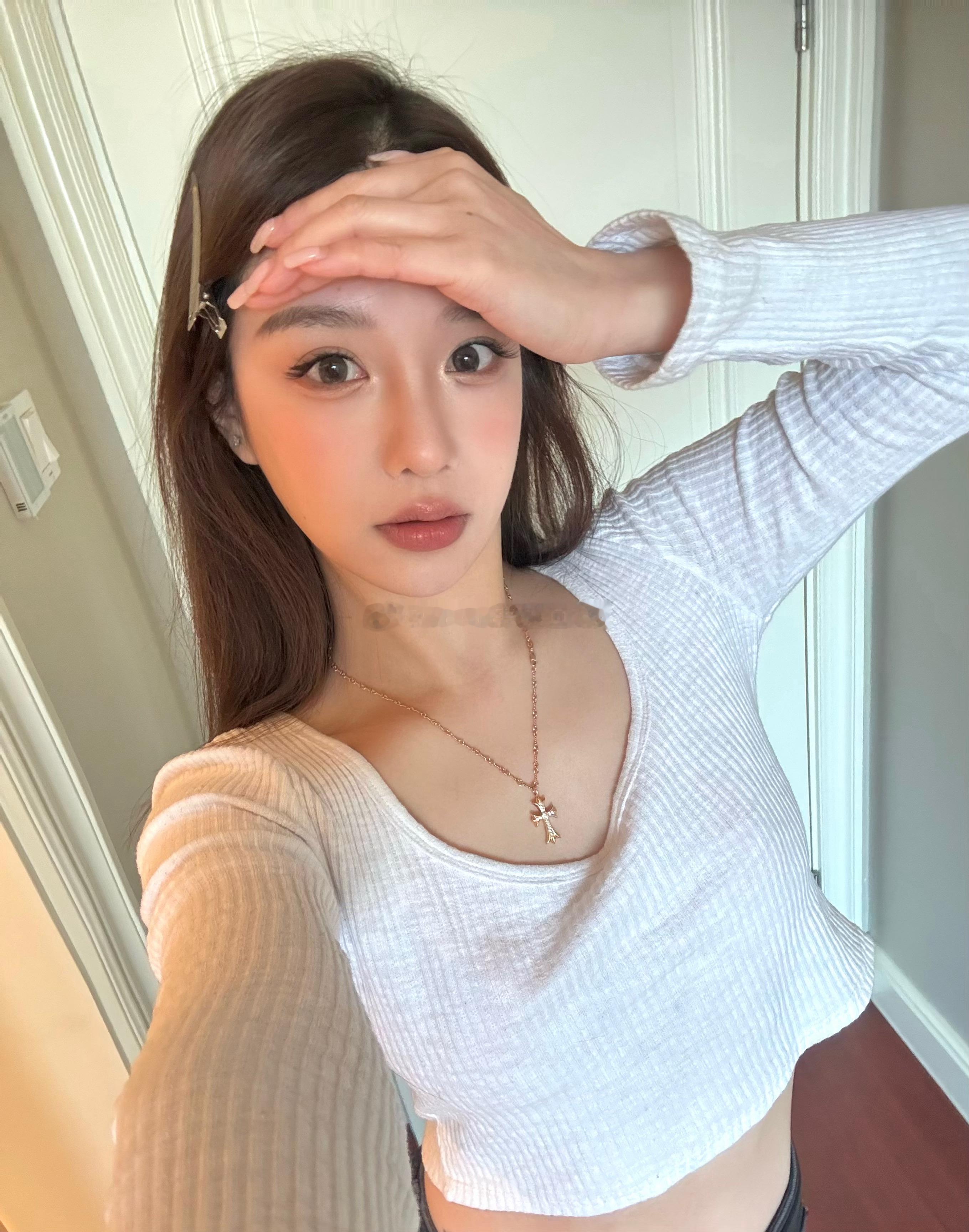 差点忘了还有微博 一堆自拍攒图输出 ​​​