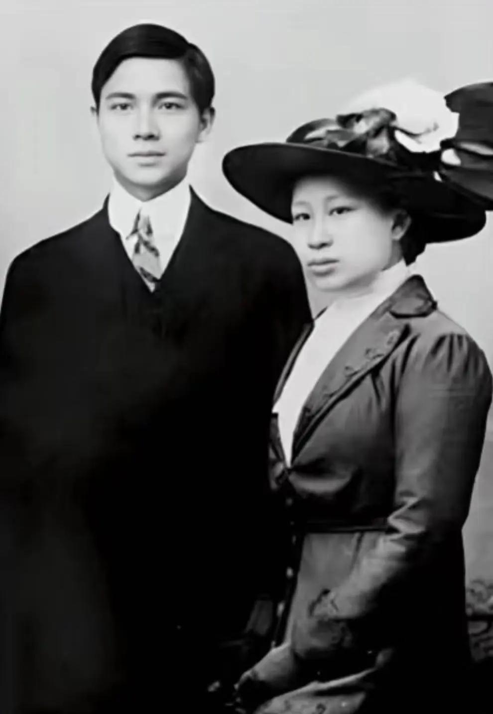 人生领悟分享相由心生一点不假！照片上这对夫妇，年轻的时候都长得还行，可是晚年当了