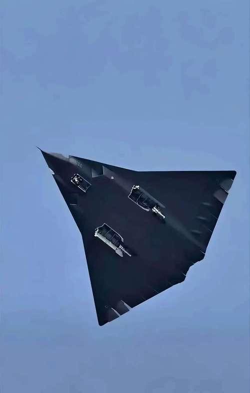 当地球只有F35和F22的时候，世界各国都没想过要自己制造五代机，都乖乖的买美国