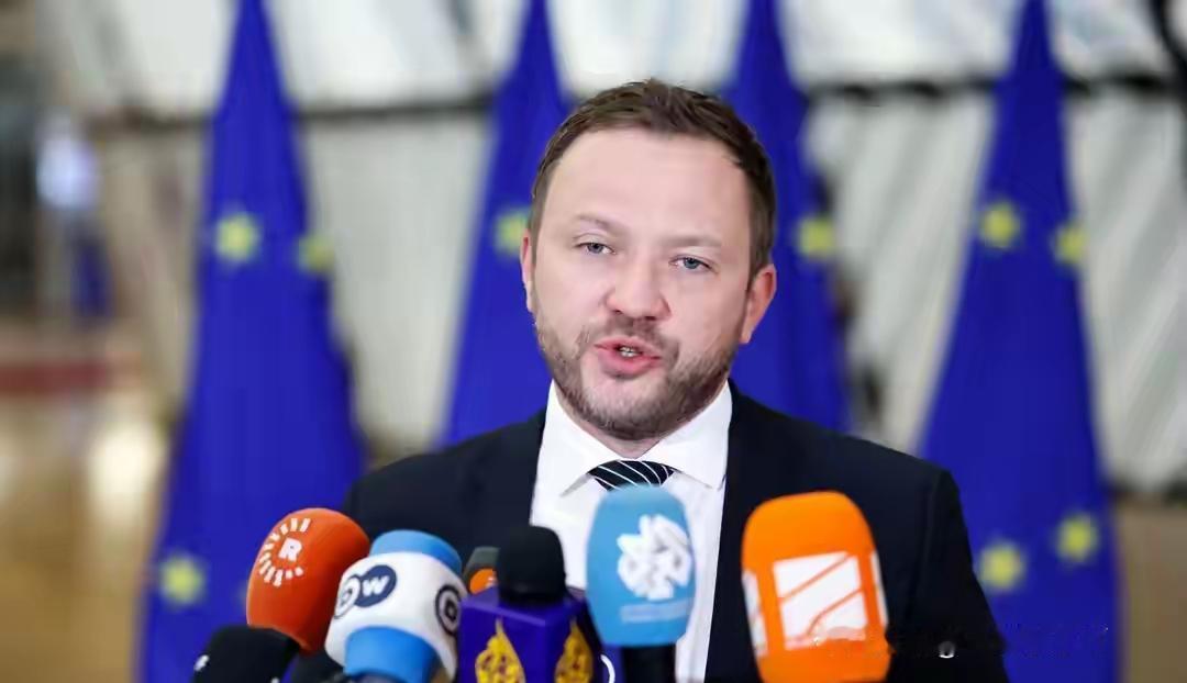 爱沙尼亚外长最近直接给欧盟敲警钟，可不是杞人忧天！他喊话欧盟赶紧禁止参与对乌作战